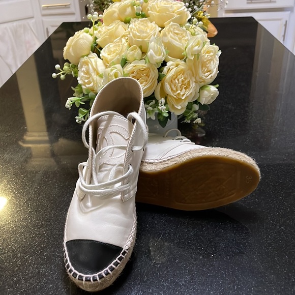 Chanel high top espadrilles - Picture 2 of 4